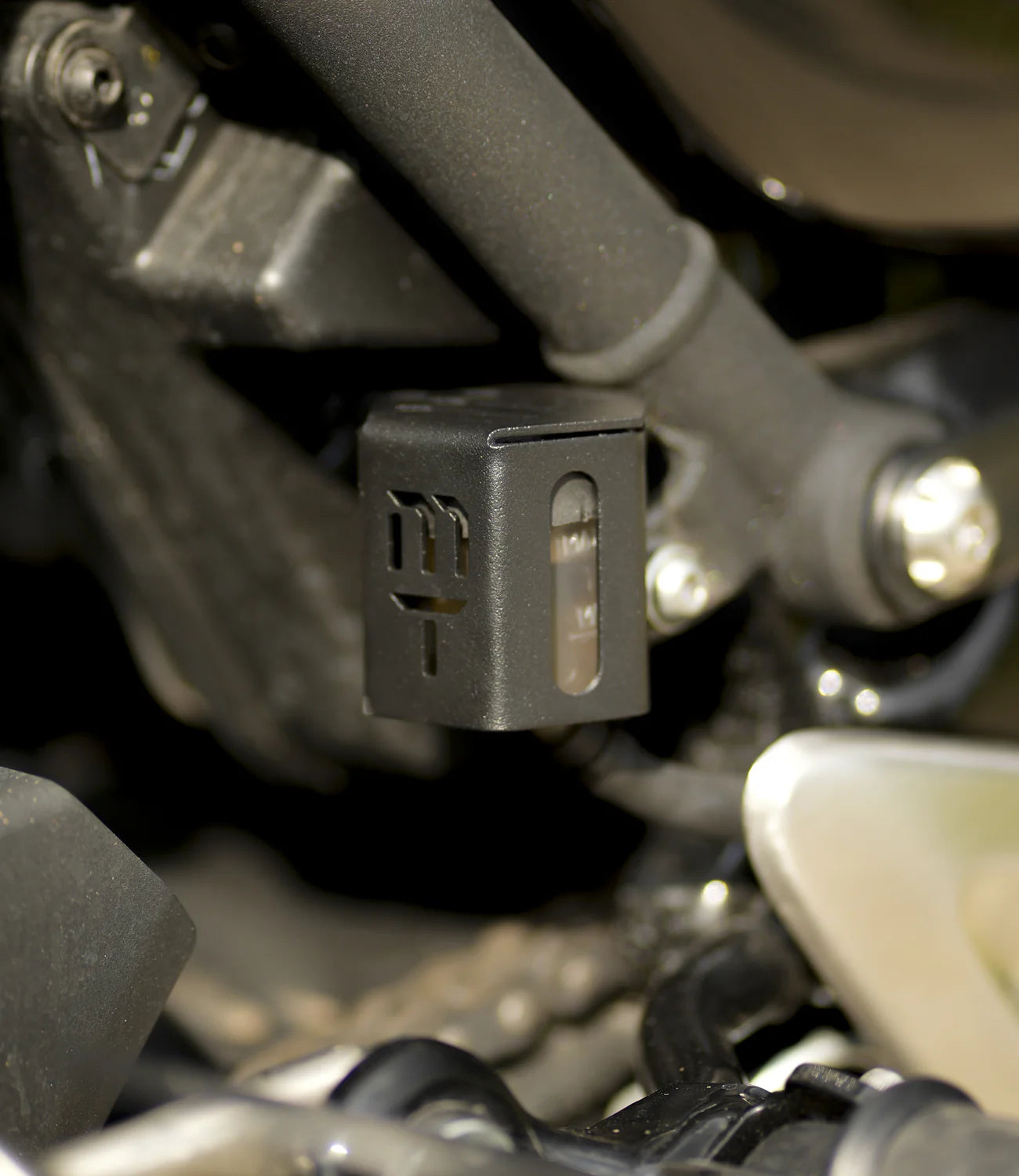 RESERVOIR OIL GUARD FOR TRIUMPH SPEED 400