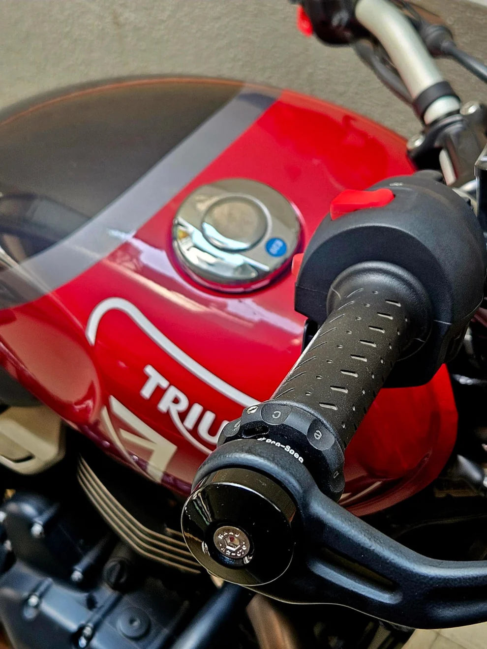 ECZ 029 - Easy Cruz Triumph Street Triple /Speed 400