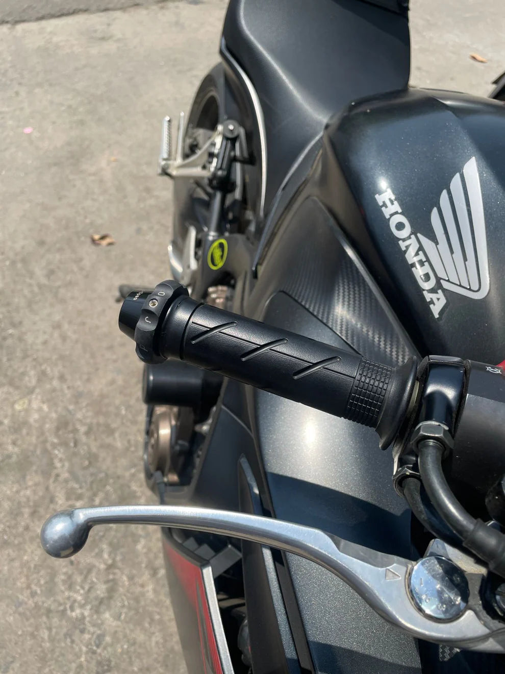 ECZ 027- Easy Cruz Plug Type